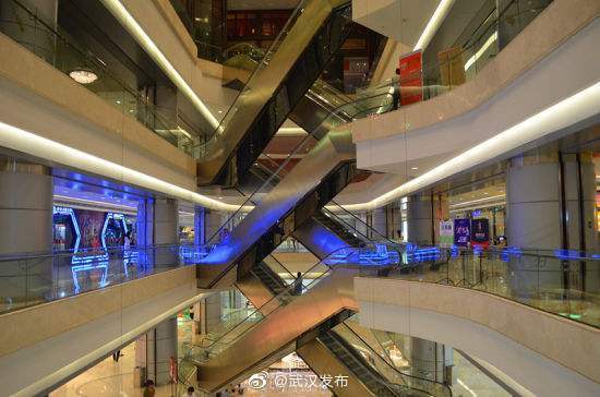 武漢商貿(mào)集團昨日正式揭牌 武商中百整合重組走向全國